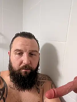 Snapshot of beardedbeasty86 chatting on 25, 10, 2025 beardedbeasty86 online show from 25, 10, 2025