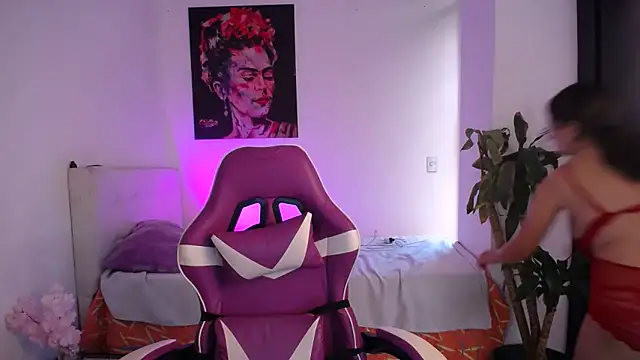 esmeraldaa230 online show from 14, 2, 2026