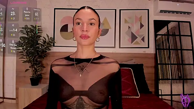 LunaRuso online show from 11, 11, 2025