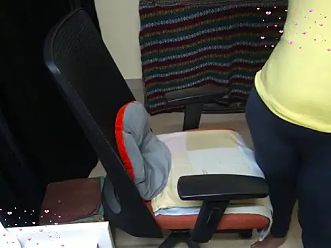 Arushisingh8888 online show from 25, 11, 2025