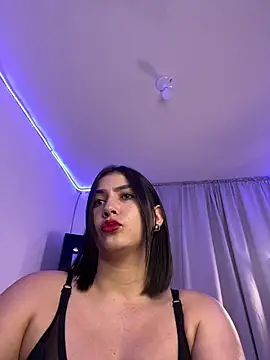 BellaNaye  online show from 22, 2, 2025