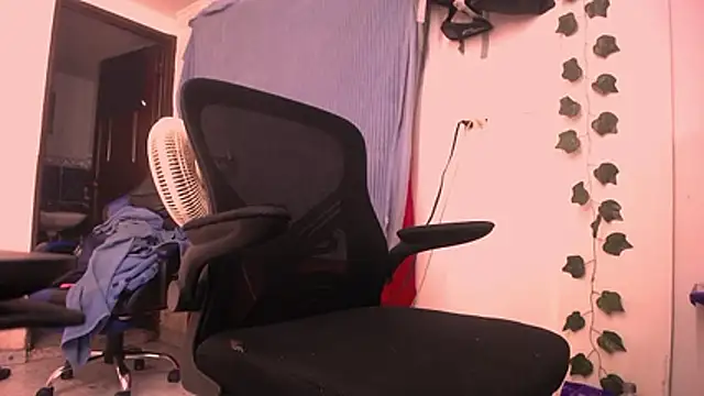 latinhot9631 online show from 9, 4, 2026