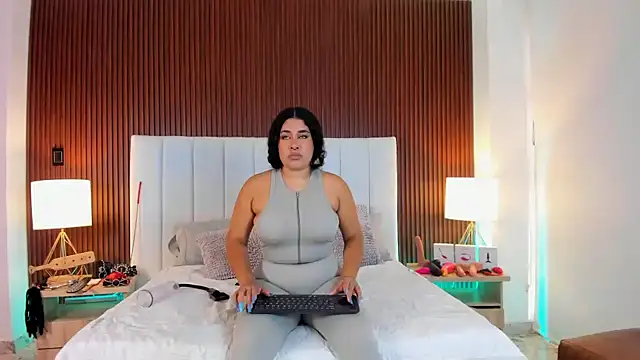 Liana Asaff online show from 25, 1, 2025