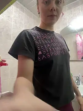 Snapshot of AlisaKissss chatting on 2, 1, 2025 AlisaKissss online show from 2, 1, 2025