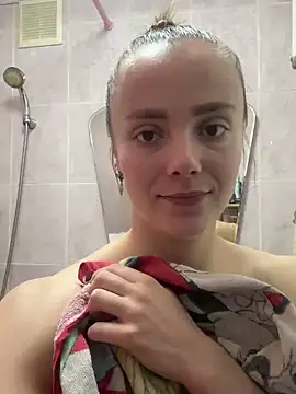 Snapshot of AlisaKissss chatting on 8, 1, 2025 AlisaKissss online show from 8, 1, 2025