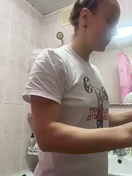 Snapshot of AlisaKissss chatting on 8, 2, 2025 AlisaKissss online show from 8, 2, 2025