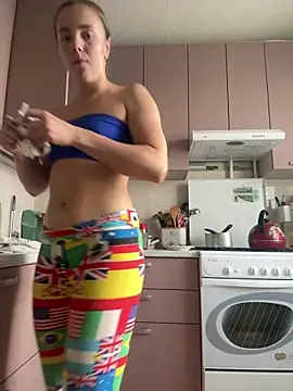 Snapshot of AlisaKissss chatting on 15, 9, 2025 AlisaKissss online show from 15, 9, 2025