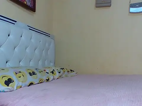 biggestbooty here online show from 18, 10, 2025