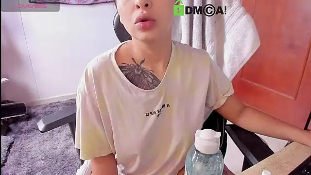 sweetcoralinee online show from 25, 11, 2025