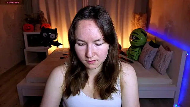 Little doll meow online show from 30, 10, 2025