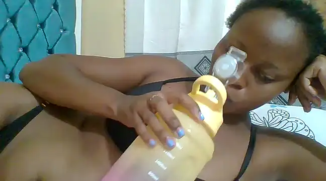 Hornyqueengal online show from 11, 1, 2025