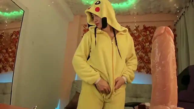 Sweet Candies online show from 8, 3, 2025