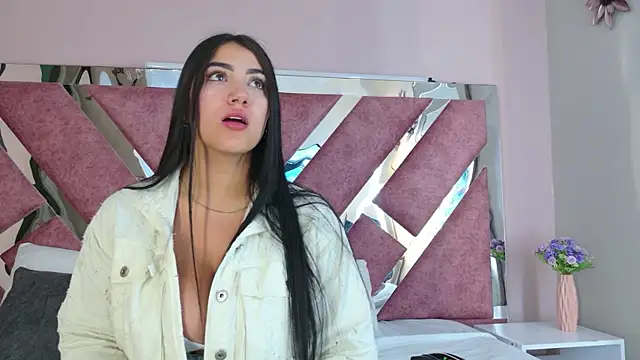 Snapshot of PaulinaDuarte chatting on 15, 7, 2026 PaulinaDuarte online show from 15, 7, 2026