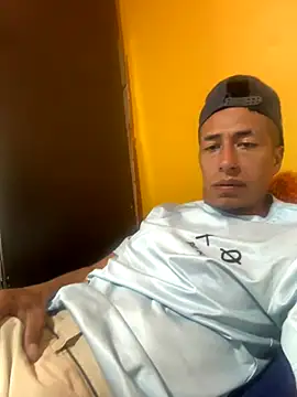 Snapshot of zpmiguel chatting on 17, 9, 2025 zpmiguel online show from 17, 9, 2025