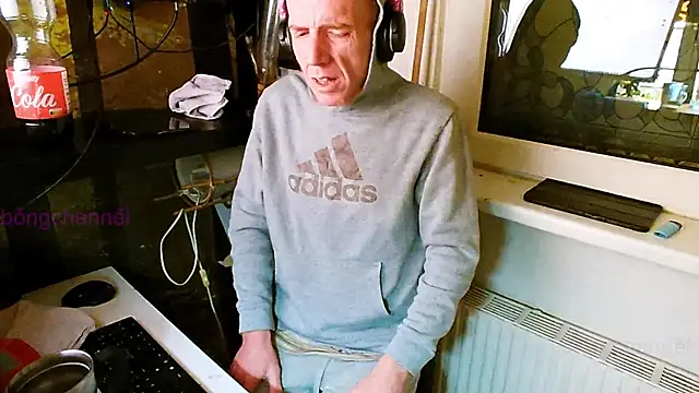 Snapshot of BongChannel chatting on 2, 1, 2025 BongChannel online show from 2, 1, 2025