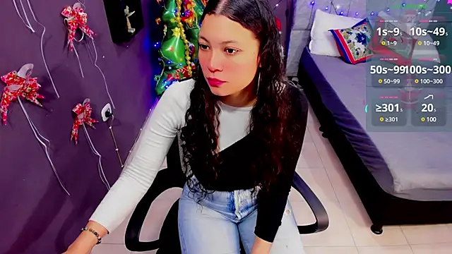 Lana stone  online show from 20, 12, 2024