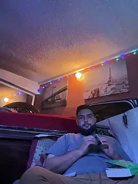 bigdickgio6923 online show from 5, 4, 2026