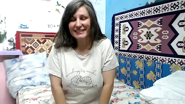 Snapshot of AdelineBlueEyes chatting on 10, 10, 2025 AdelineBlueEyes online show from 10, 10, 2025