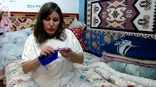 Snapshot of AdelineBlueEyes chatting on 13, 11, 2025 AdelineBlueEyes online show from 13, 11, 2025