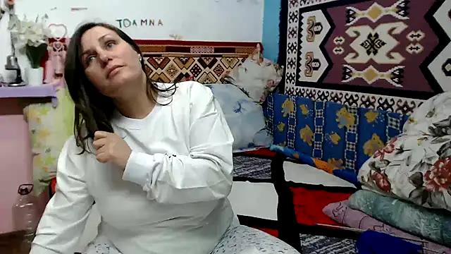 Snapshot of AdelineBlueEyes chatting on 14, 11, 2025 AdelineBlueEyes online show from 14, 11, 2025