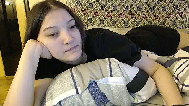 Snapshot of AlisaDevis chatting on 5, 1, 2025 AlisaDevis online show from 5, 1, 2025