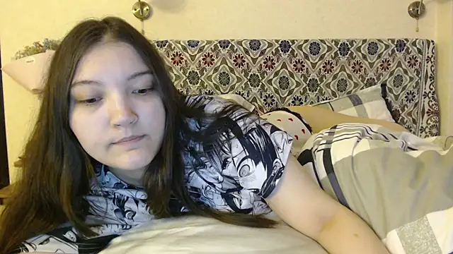 Snapshot of AlisaDevis chatting on 2, 2, 2025 AlisaDevis online show from 2, 2, 2025