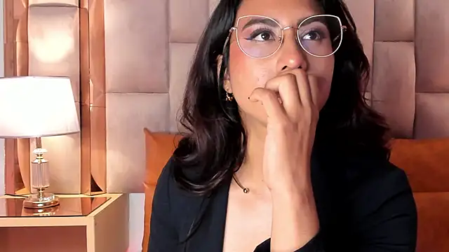 DaraBeckett online show from 22, 2, 2025