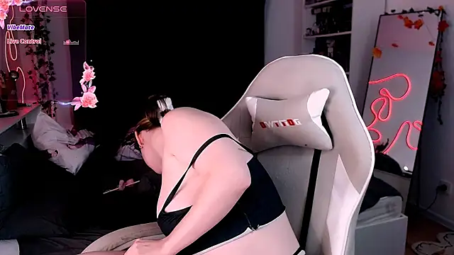  wikki  online show from 10, 11, 2025