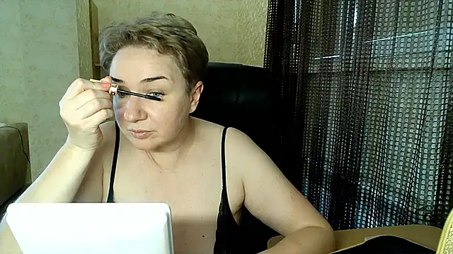 Snapshot of Ellarossxxx chatting on 23, 9, 2025 Ellarossxxx online show from 23, 9, 2025