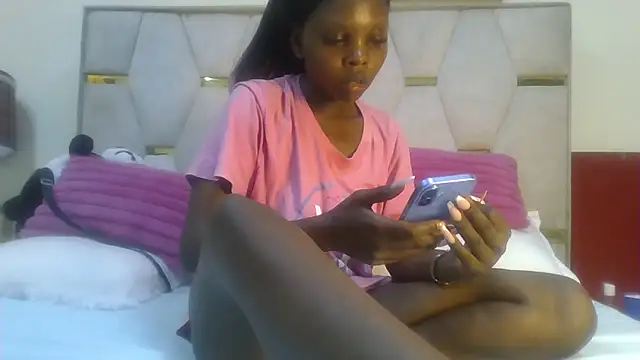 Snapshot of Fine_assie chatting on 13, 3, 2025 Fine assie online show from 13, 3, 2025