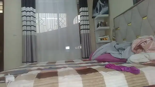 Snapshot of Fine_assie chatting on 10, 9, 2025 Fine assie online show from 10, 9, 2025