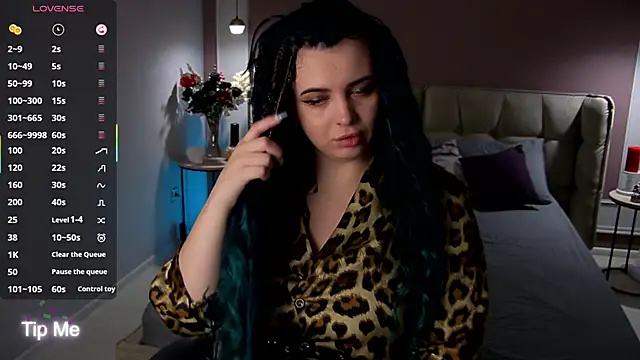 Miss Maya Mils online show from 3, 10, 2025