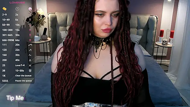 Miss Maya Mils online show from 6, 3, 2026