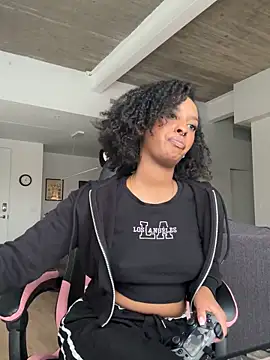 Your Paris online show from 17, 12, 2025