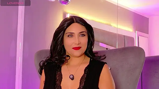 Evangeline Taylorr online show from 28, 11, 2025