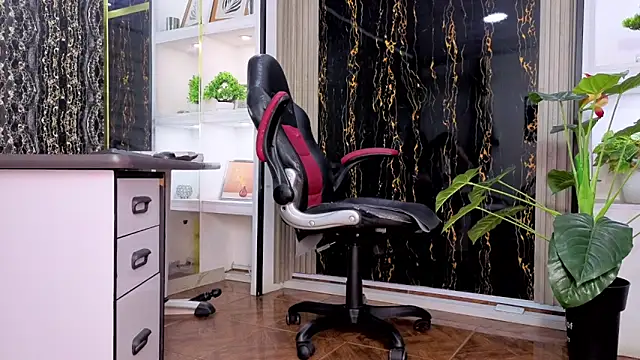 MissEscarleth online show from 27, 3, 2026