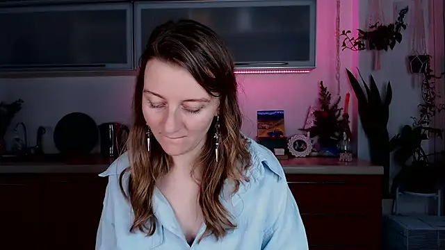 Elly Helly online show from 11, 1, 2025