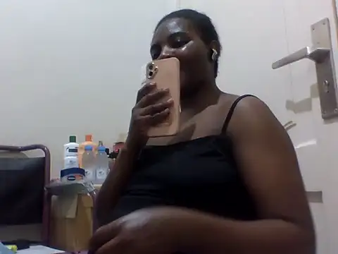 queenzuena online show from 25, 5, 2026
