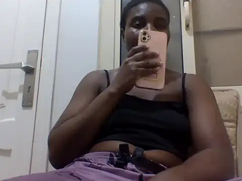 queenzuena online show from 28, 5, 2026