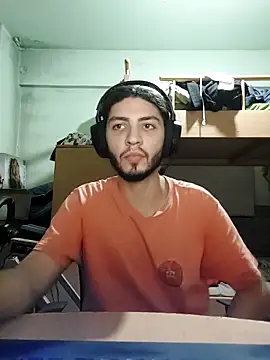 Snapshot of kleineid77 chatting on 4, 11, 2025 kleineid77 online show from 4, 11, 2025