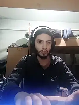 Snapshot of kleineid77 chatting on 1, 12, 2025 kleineid77 online show from 1, 12, 2025