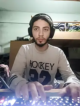 Snapshot of kleineid77 chatting on 7, 1, 2026 kleineid77 online show from 7, 1, 2026