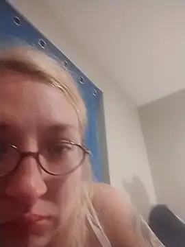 xWhoreAbleX Pika online show from 3, 3, 2026