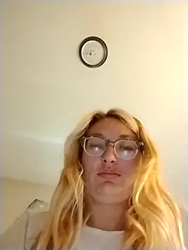 xWhoreAbleX Pika online show from 13, 4, 2026