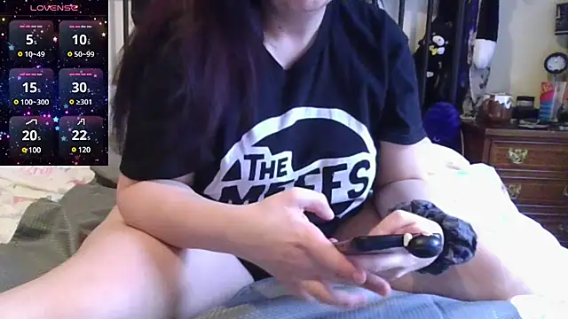 MissKisu online show from 4, 12, 2024