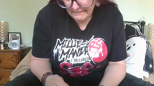 MissKisu online show from 2, 12, 2025