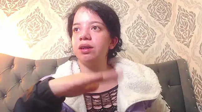 EmmaCowperr online show from 27, 2, 2025