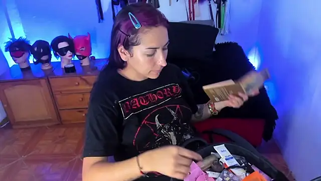 LucyStrike  online show from 13, 12, 2025