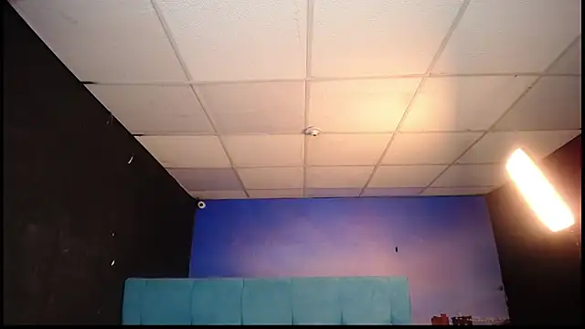 Snapshot of IsabellAndYessi chatting on 11, 1, 2025 IsabellAndYessi online show from 11, 1, 2025