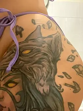 Luccreccia  online show from 6, 11, 2025